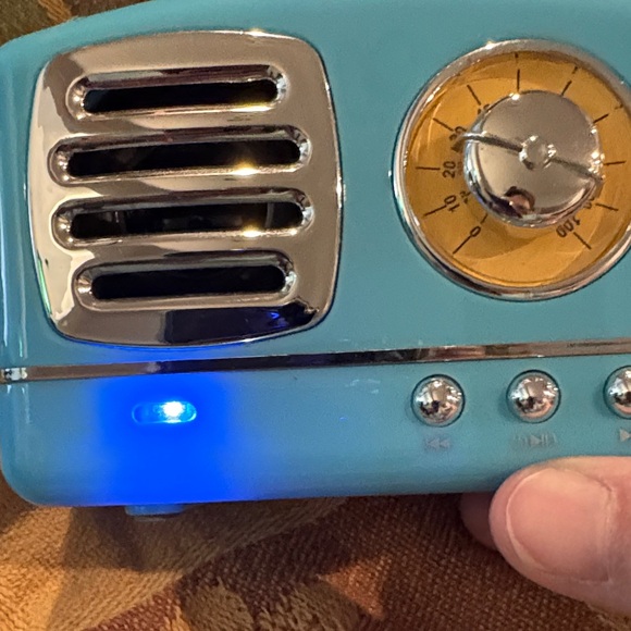 Retro Blue Radio with Silver Accents - Picture 4 of 6